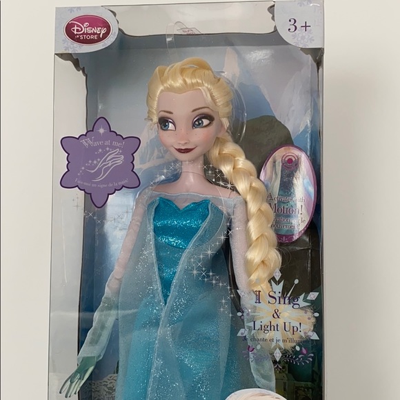 Disney Store Elsa Singing Doll Frozen - Picture 3 of 16